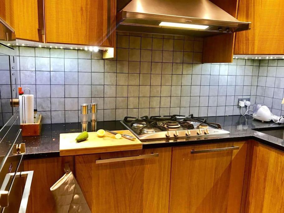 Stunning 2 Bed/2Bath Flat In Heart Of Kensington Διαμέρισμα Λονδίνο Εξωτερικό φωτογραφία