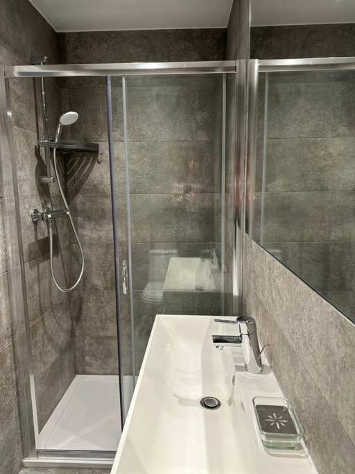 Stunning 2 Bed/2Bath Flat In Heart Of Kensington Διαμέρισμα Λονδίνο Εξωτερικό φωτογραφία